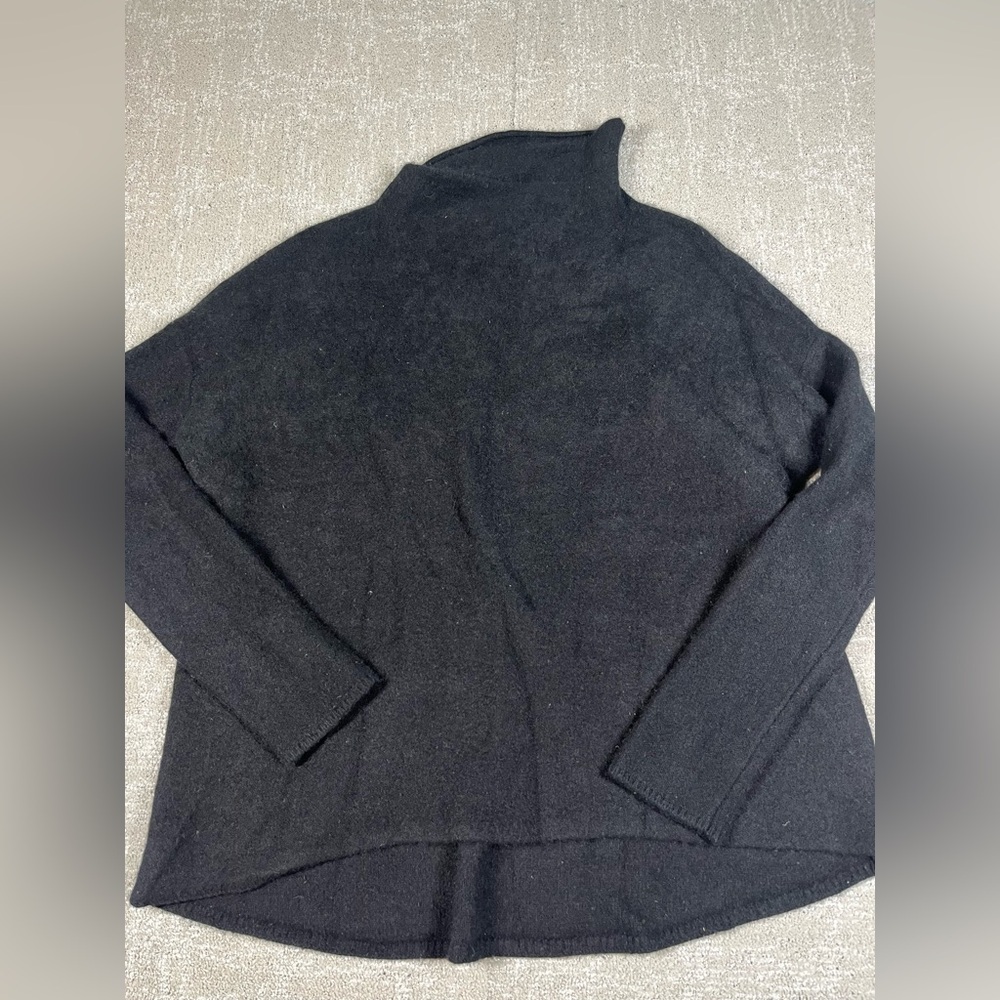 Vince Black 100% Cashmere Pull Over Long Sleeve Sweater Size Small SOLD AS IS